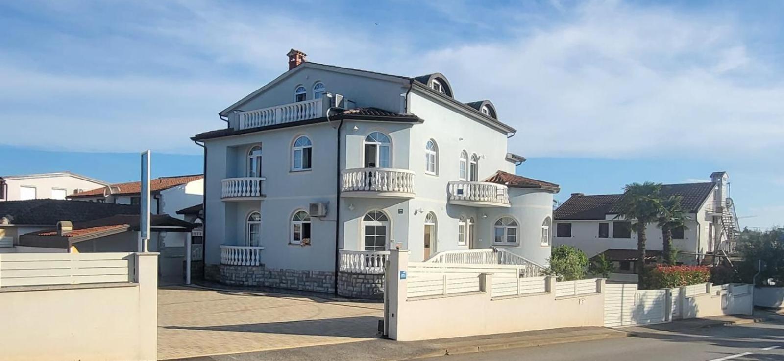 Apartment Fabic بوريتش المظهر الخارجي الصورة